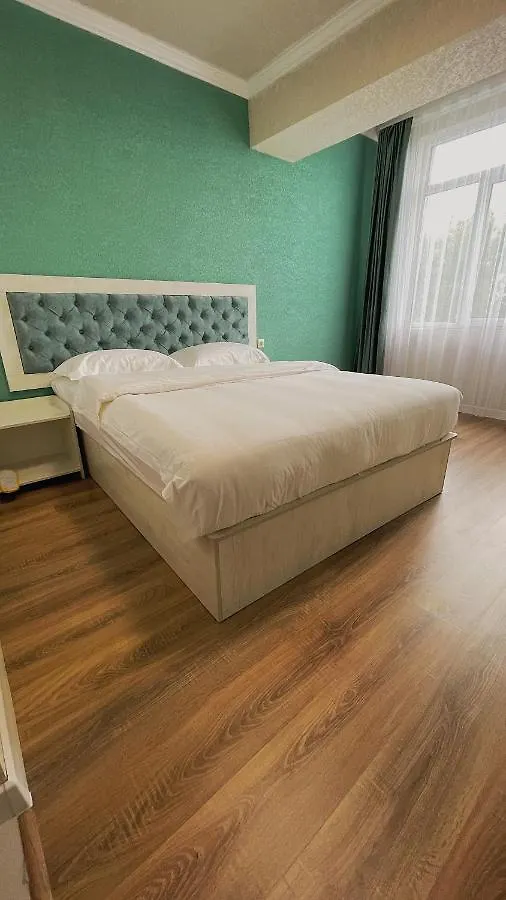 Khan Plaza Almaty 4*,